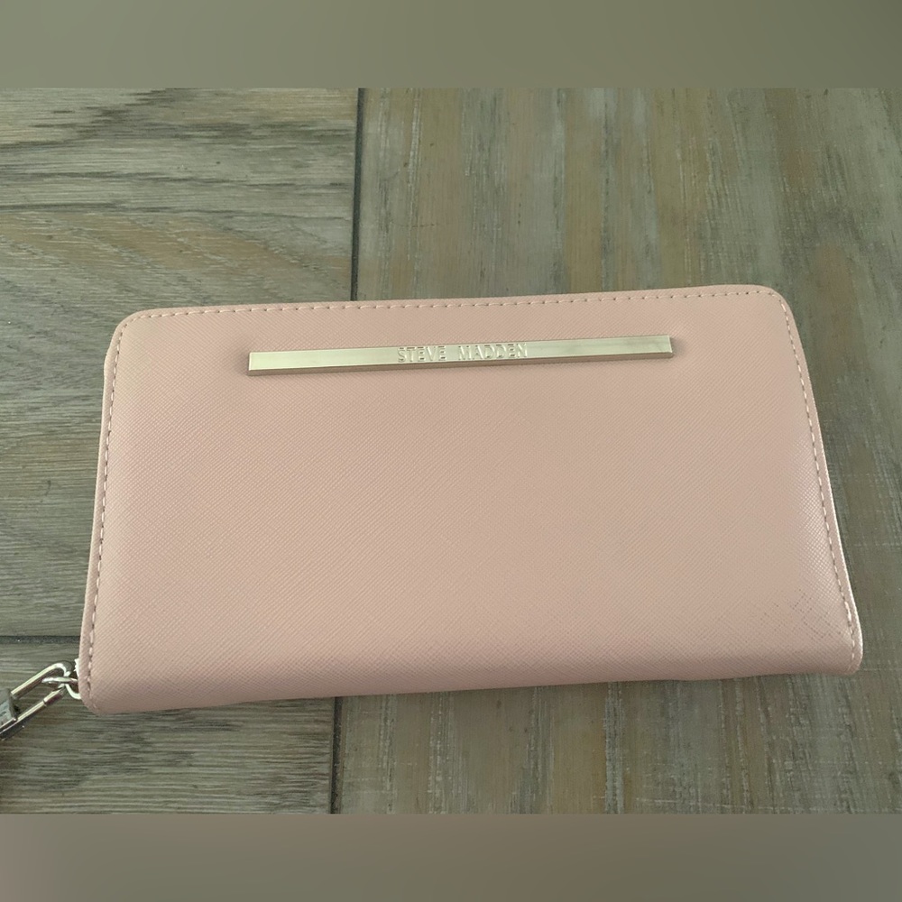 Steve Madden wallet/ wristlet, new, no tags, pale pink.